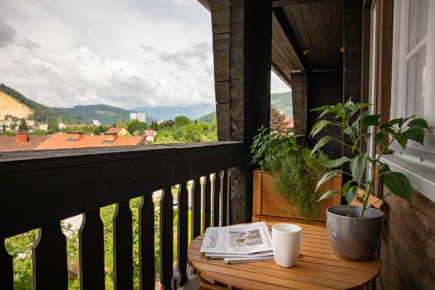 view of balcony into the greenery