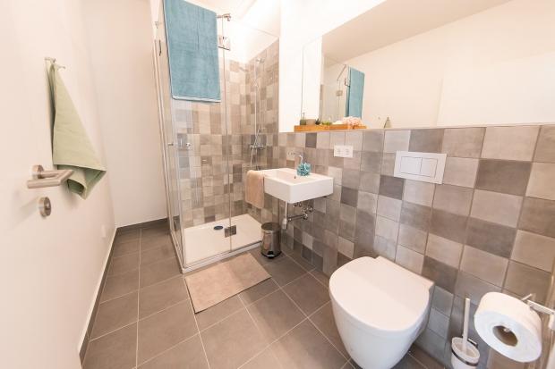 bathroom in a shared flat | © Harald Klemm